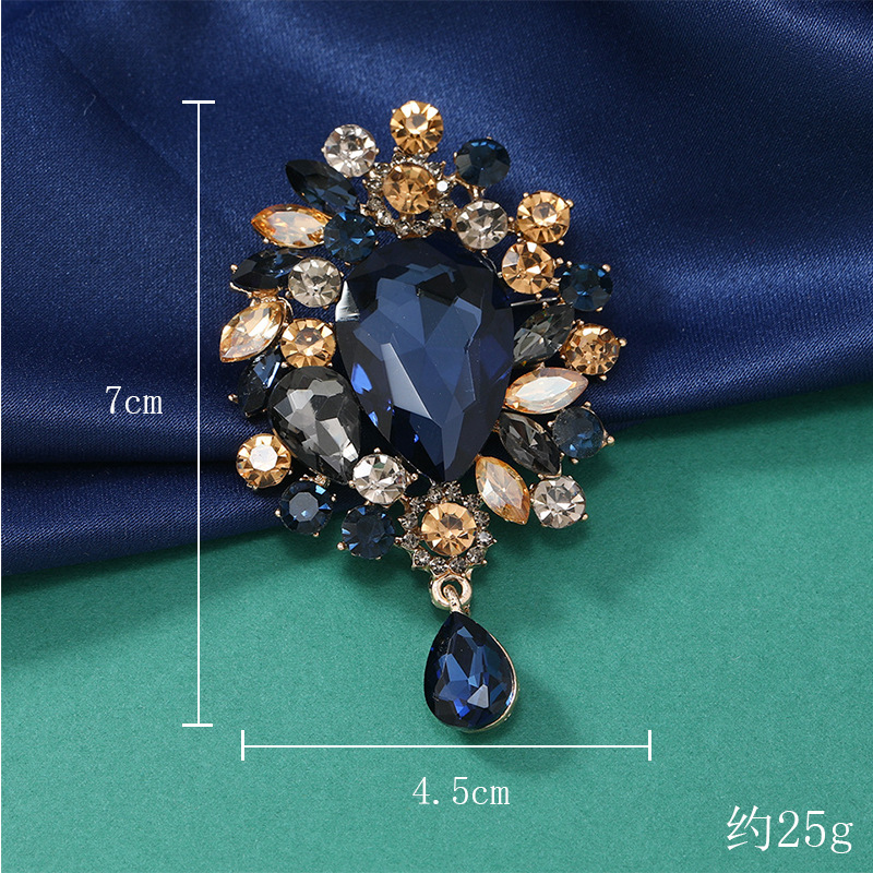 Elegant brooch, Bauhinia flower, high-gloss floral dress, diamond-encrusted, retro style and exquisite full diamond brooch dress decoration Application Scenario