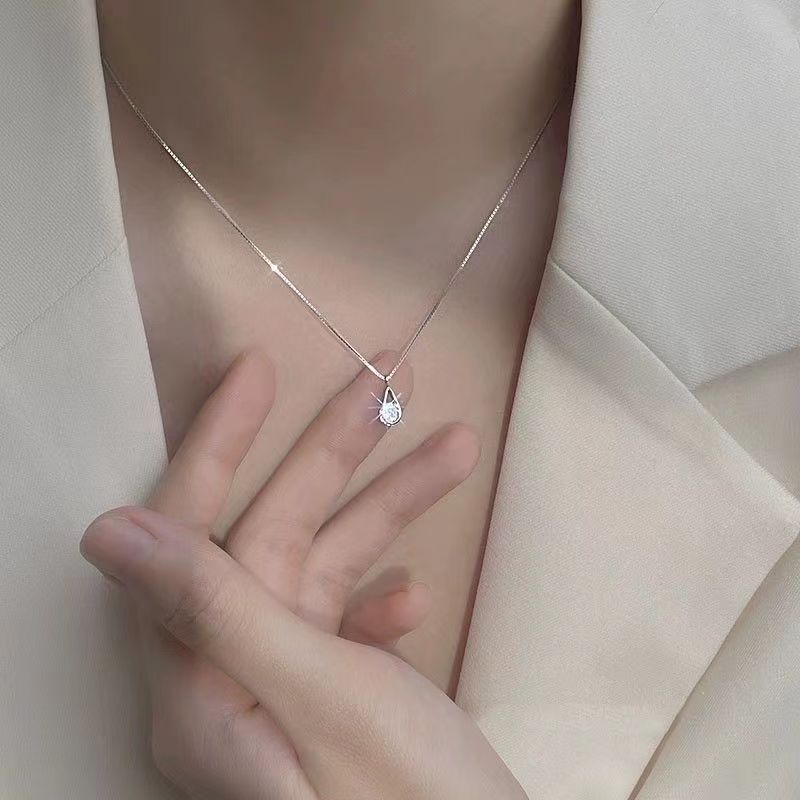 Net Red Zircon Water Drop Necklace For Women Light Luxury Hundred Match Niche Design Advanced Sense Of Simple Geometric Explosion Clavicle Chain Specification drawing
