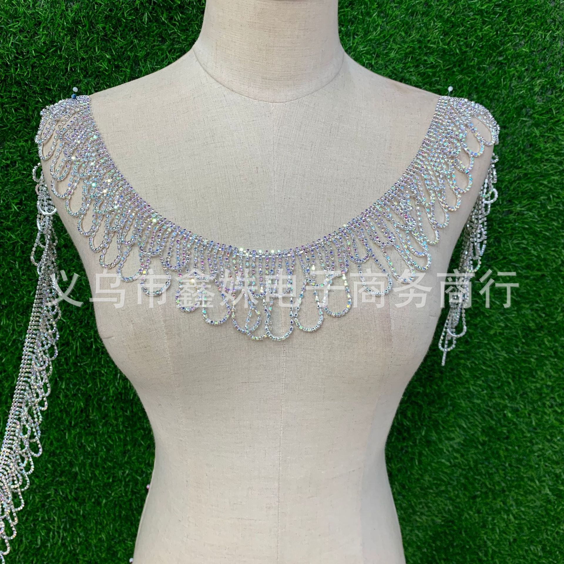 Factory direct sales of circle tassels, AB water diamond claw chains, fancy code chains, wedding dress and evening gown decoration chains, diy accessories