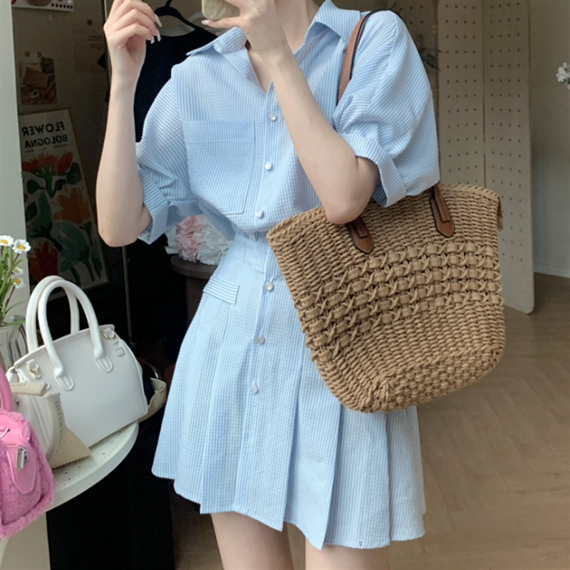 2025春季减龄时尚Polo领条纹衬衫连衣裙女显瘦茶歇法式百褶裙