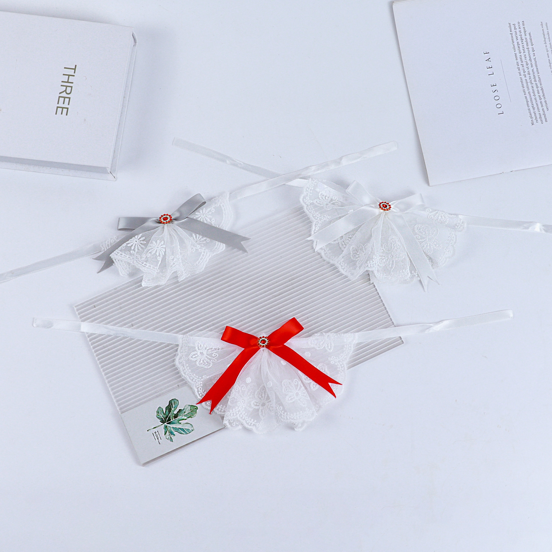 Cute cat saliva wipes, necklaces, princess bow, lace, pet saliva wipes, dog scarves, accessories, necklaces Application Scenario