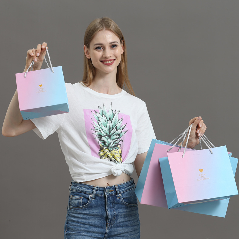 Simple gradient color gift bags, bow clothing handbags, Valentine's Day gift bags, paper bags in stock for wholesale Specification image