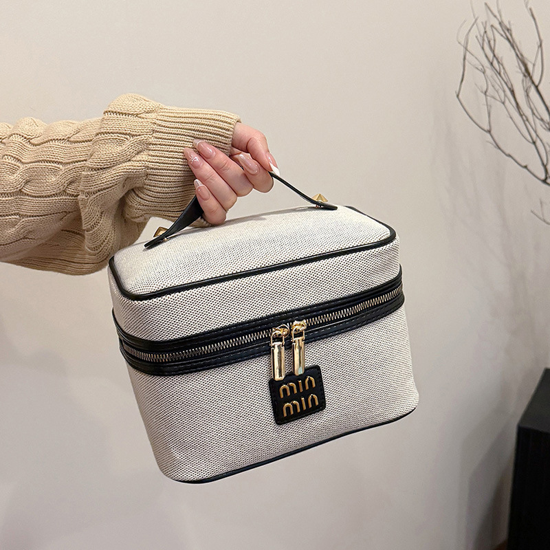 2024 New cross-border Amazon makeup bag, large-capacity cosmetics storage bag, high-end metal label toiletry bag details Picture