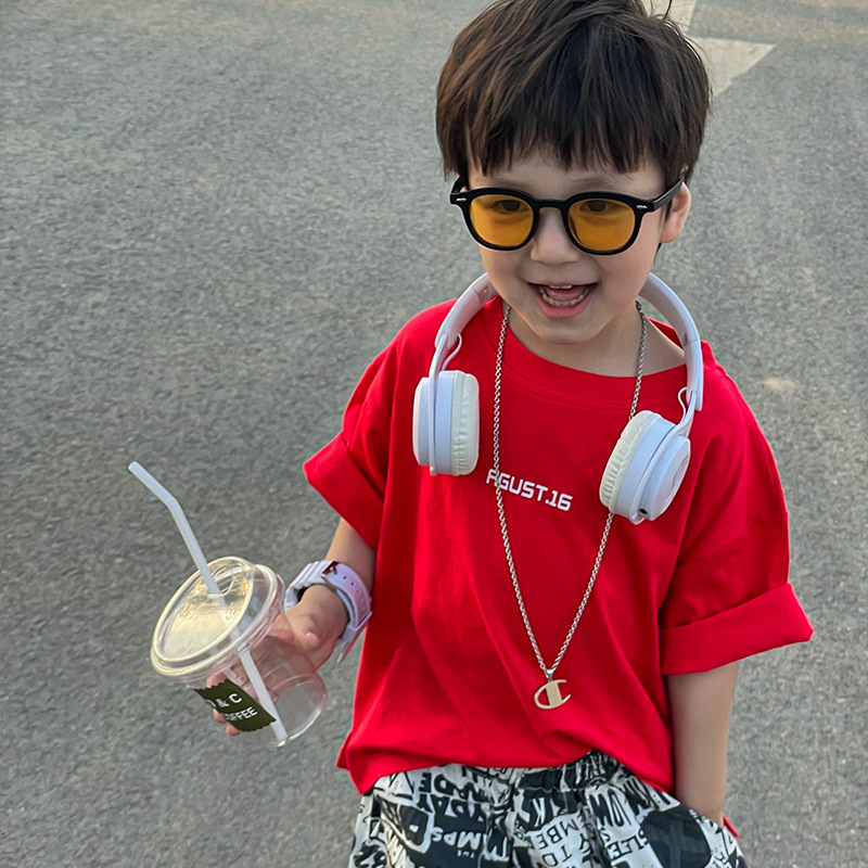 2022 Summer New Children's clothing Korean-style round-neck loose short-sleeved T-shirt for boys, stylish and trendy half-sleeved for big kids details Picture