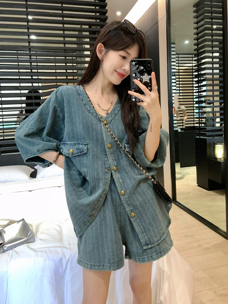 Loose denim suit women's short jacket top for summer 2023 new style wide-leg short pants fashion two-piece set details Picture