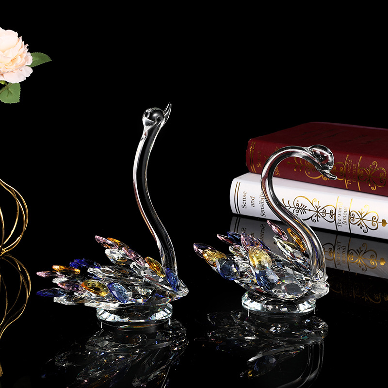 客厅简约天鹅/水晶工艺品/水晶摆件产品图
