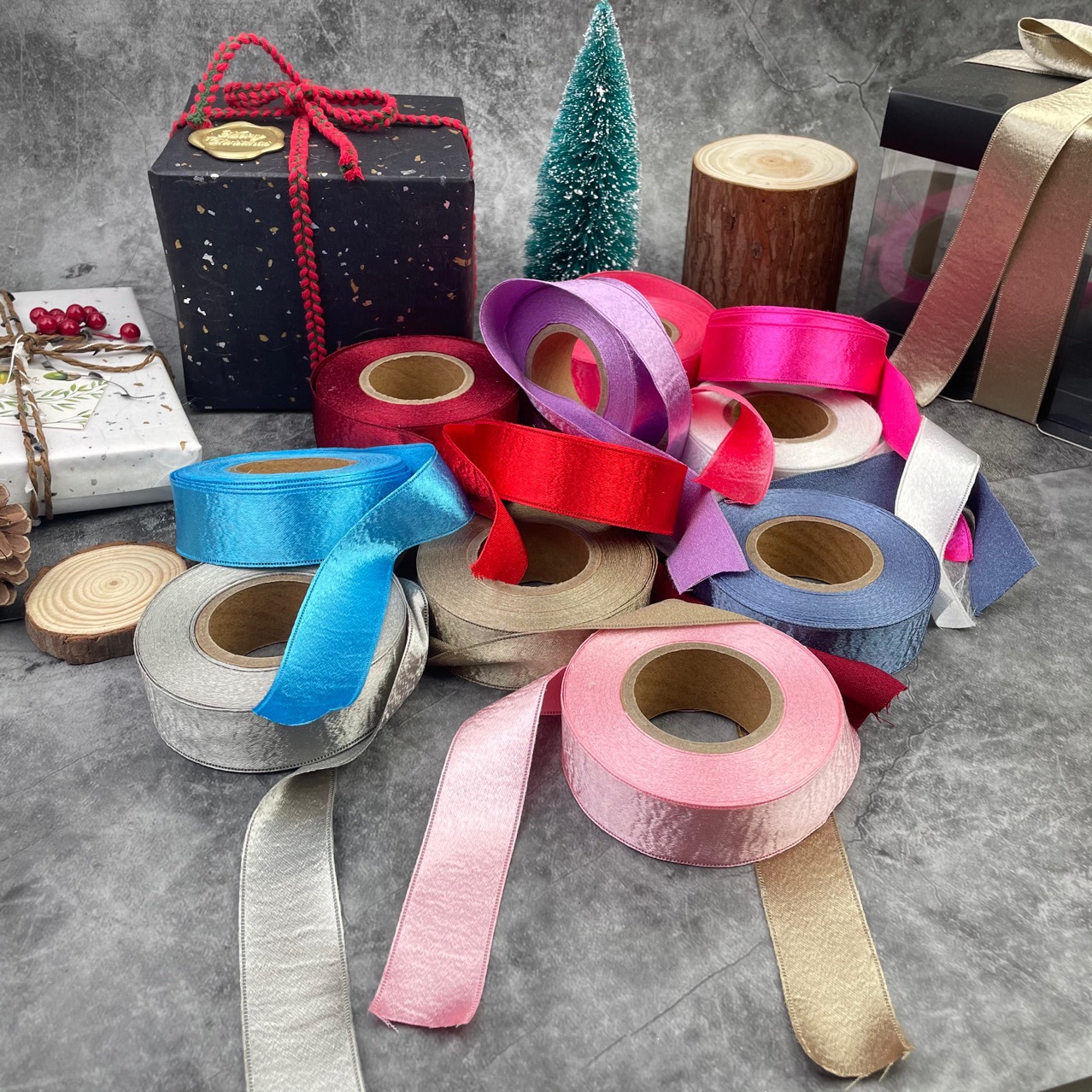 Korean-style luxurious, super dazzling and beautiful single-color satin ribbon high-end gift box, flower packaging, ribbon edge-pressed fabric strip decoration details Picture