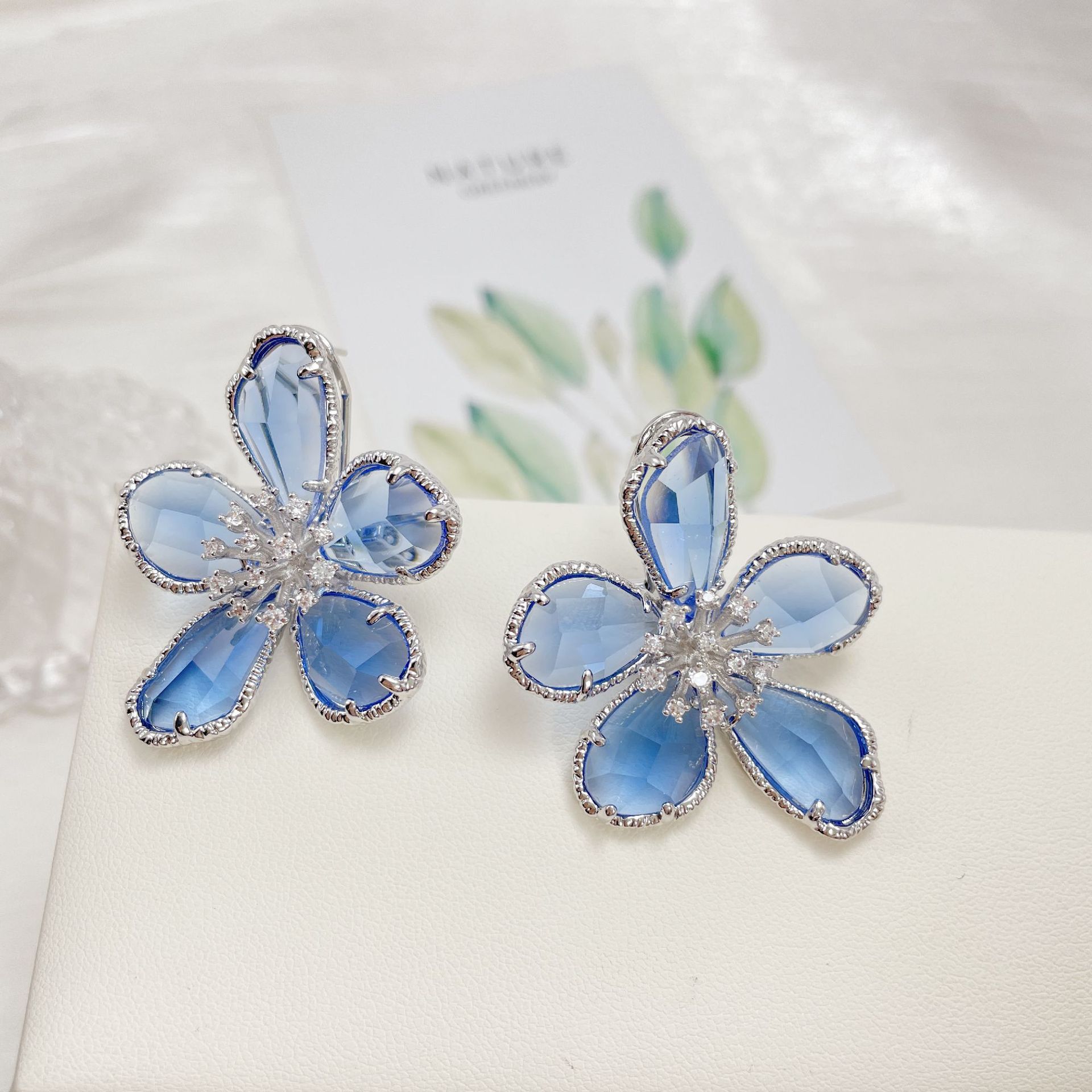 Fashionable and fresh blue petal zirconium inlaid light luxury flower earrings, European and American micro-inlaid zirconium earrings, trendy accessories Application Scenario
