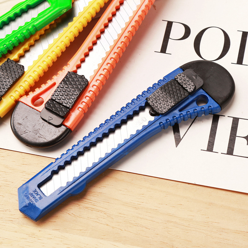 厂家直供办公快递箱大号美工刀 手工裁纸刀加厚不锈钢墙壁纸刀