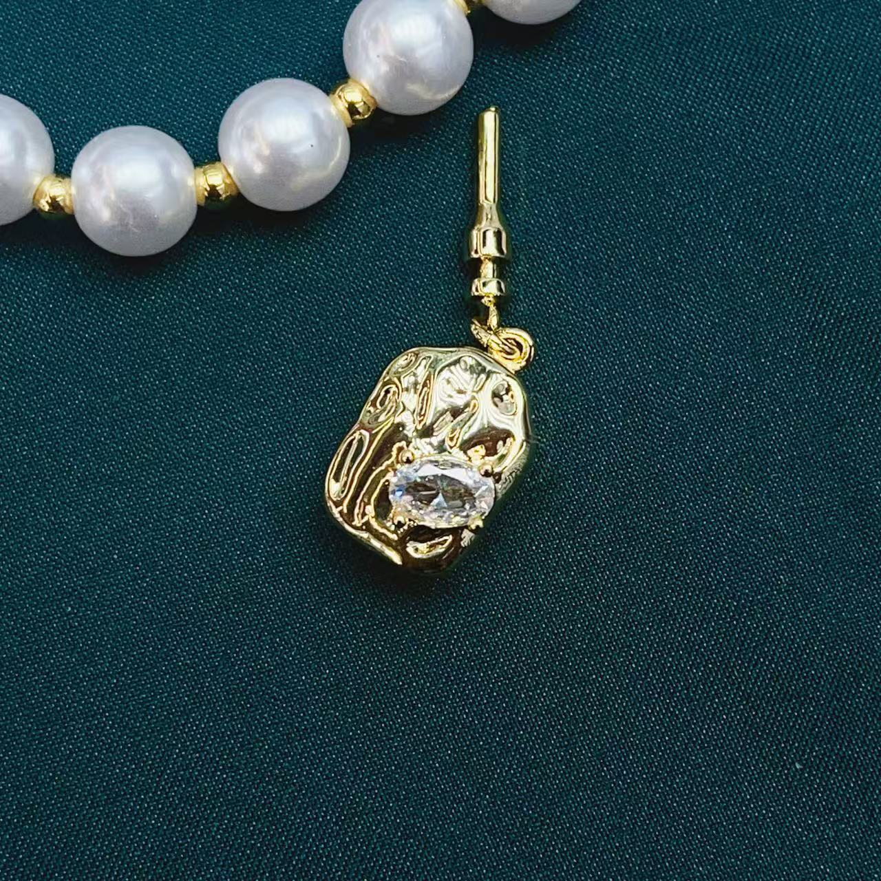 New copper-plated real gold color-preserving zircon diy pearl necklace with ingot clasp Application Scenario