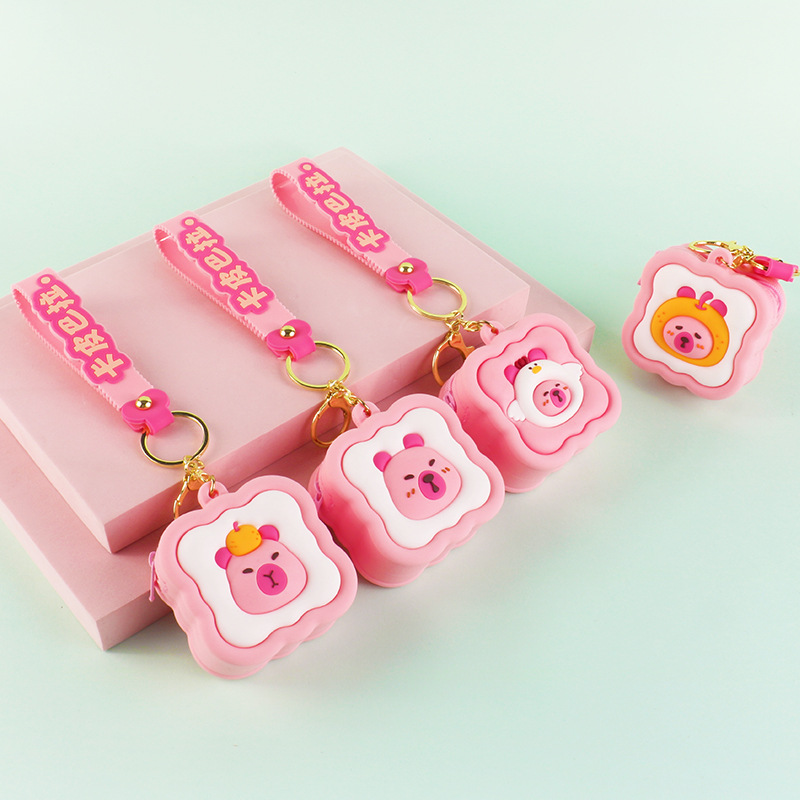 可爱迷你卡皮巴拉零钱包立体硅胶耳机收纳包小嘟胖书包挂饰小包