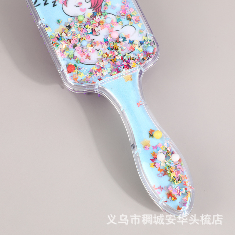 Manufacturers New Cartoon Comb Massage Color Rubber Comb Cute Girl Heart Home Comb Application Scenario