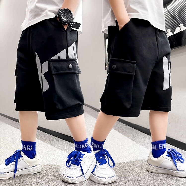 The 2022 new summer loose and stylish cotton capri shorts for boys are a trend of casual summer pants for middle-aged children Specification image
