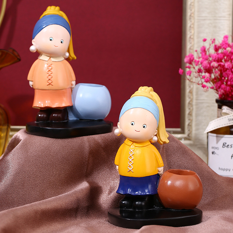 The Great Artist Art Museum features a birthday gift for a girl wearing pearl earrings, a Mona Lisa, a Van Gogh mobile phone stand, and a pen holder Specification image