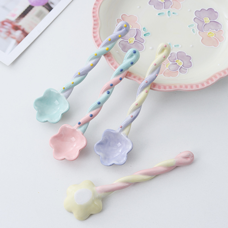 Ceramic long-handled spoon, household spoon, high appearance level, cute ins style stirring spoon, coffee spoon, girlish heart spoon wholesale Application Scenario