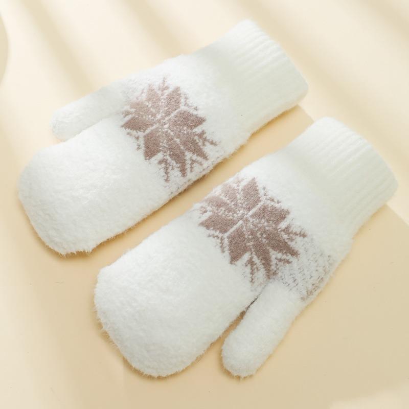 For autumn and winter, couples in both men and women are wearing thick and fluffy double-layer warm snowflake gloves and knitted woolen student cycling bags with full fingers details Picture