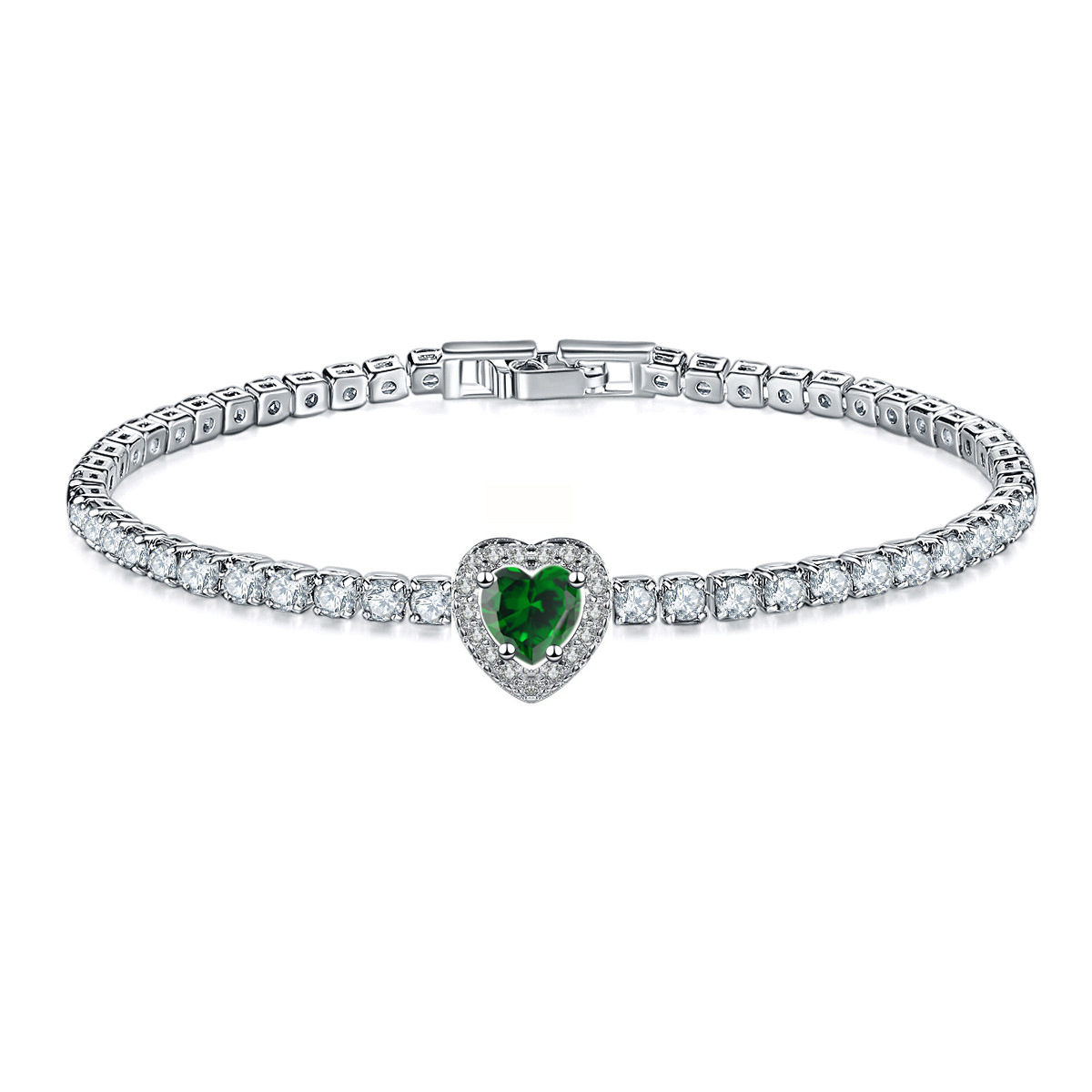 The heart-shaped full diamond bracelet of Kashi Jewelry is selling well during a live stream. It is a fashionable and luxurious cross-border creative micro-inlaid zircon jewelry from Europe and America Application Scenario