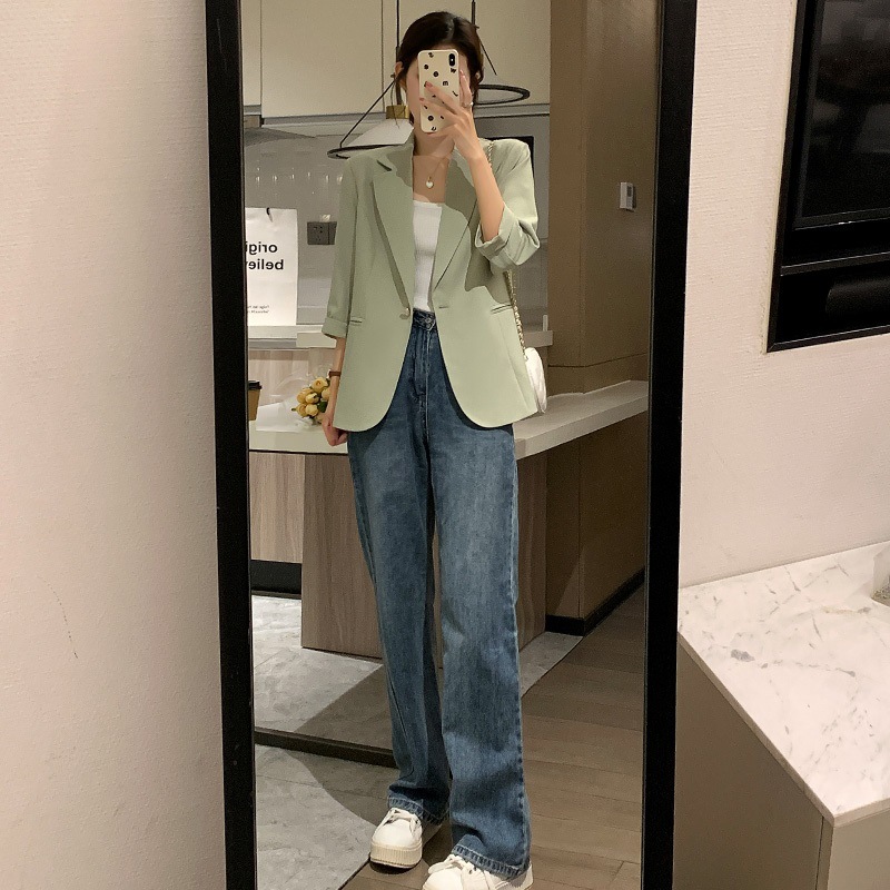 A short three-quarter sleeve small suit jacket for women, a new Spring/Summer 2025 style for petite, casual, waist-cinching and thin suit jacket Item Picture