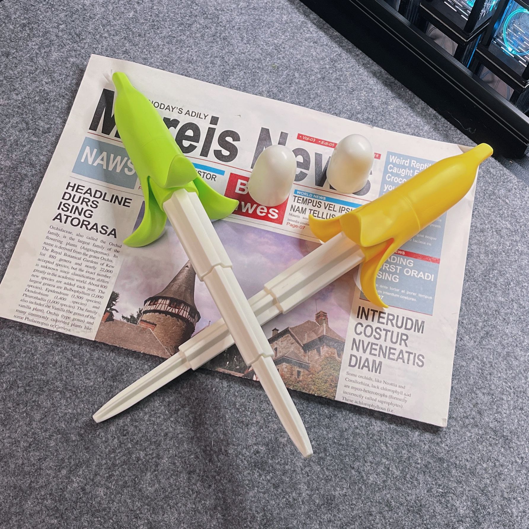 New 3D Gravity Banana Telescopic Sword Toy Fruit Telescopic Knife Tiktok Network Carrot Knife Decompression Toy Wholesale details Picture