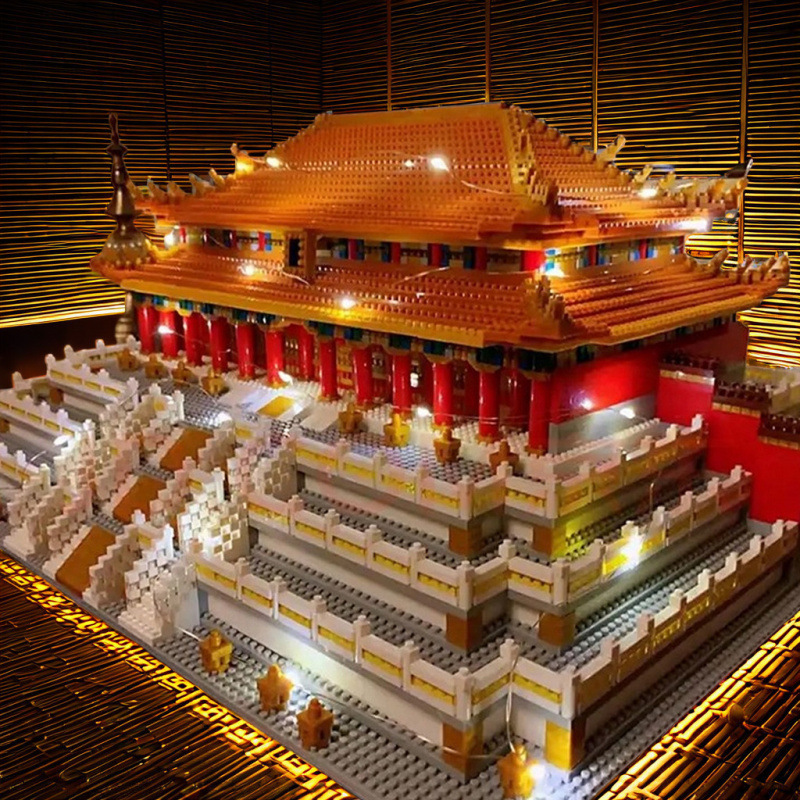 A three-dimensional Chinese-style ancient architectural model of the mortise and tenon building blocks toy of the Palace of Supreme Harmony in the Forbidden City, a boy's assembly puzzle Application Scenario