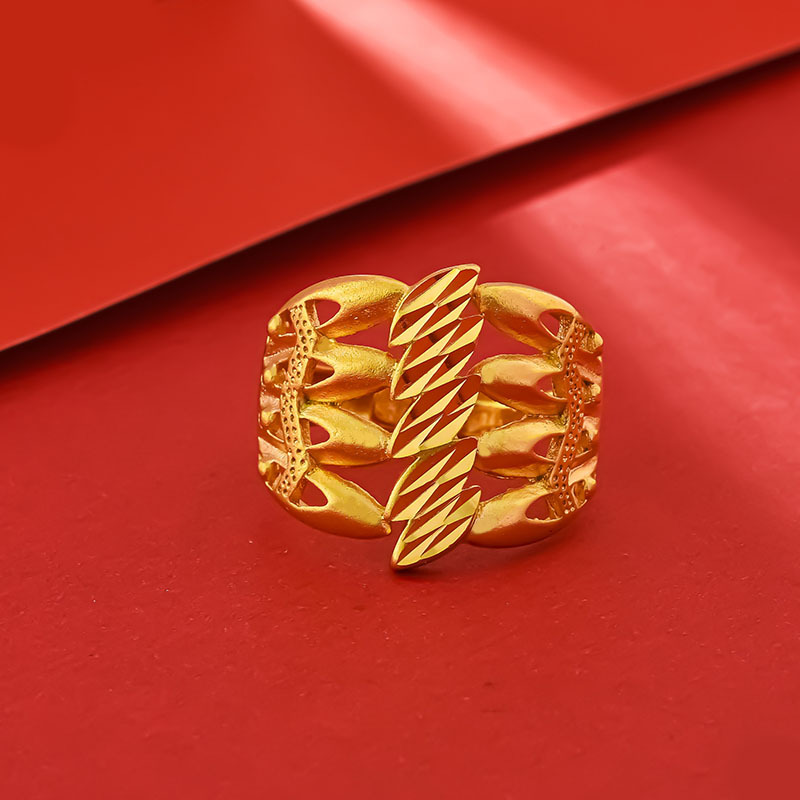 Chuangmei Jewelry's 24K gold-plated open ring, a unique and retro design ring for women, is a wedding ring details Picture