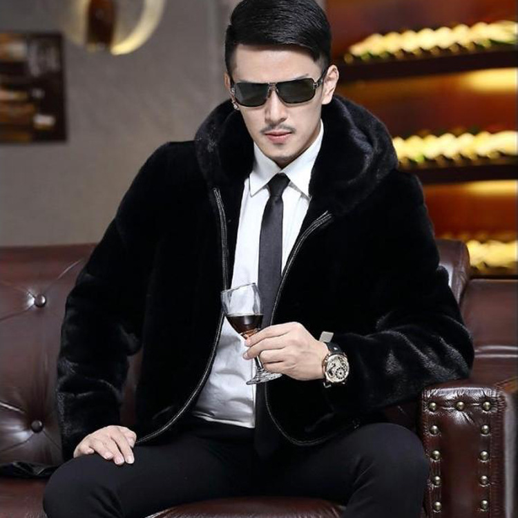 Wholesale of hooded men's fur and mink fleece coats with thickened fleece, loose leather jackets for men's winter wear Application Scenario