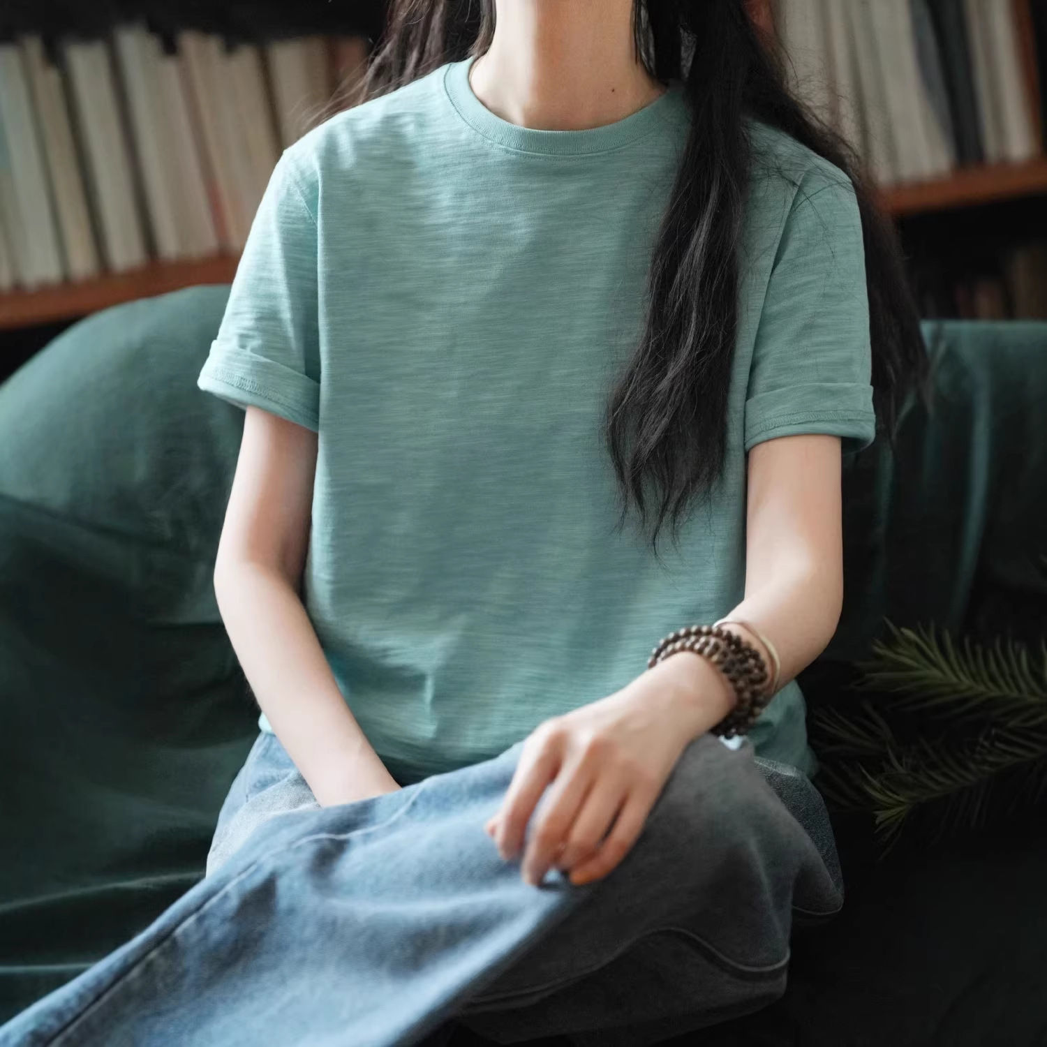 Solid-color short-sleeved, straight-shoulder, round-neck T-shirt for women 2026 summer new style, slimming and slim, bamboo joint cotton thin base layer top