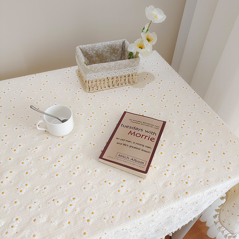 Japanese-style Daisy tablecloth, ins-style cotton and linen artistic and fresh photo background cloth, TV cabinet cover cloth, coffee table cloth Application Scenario