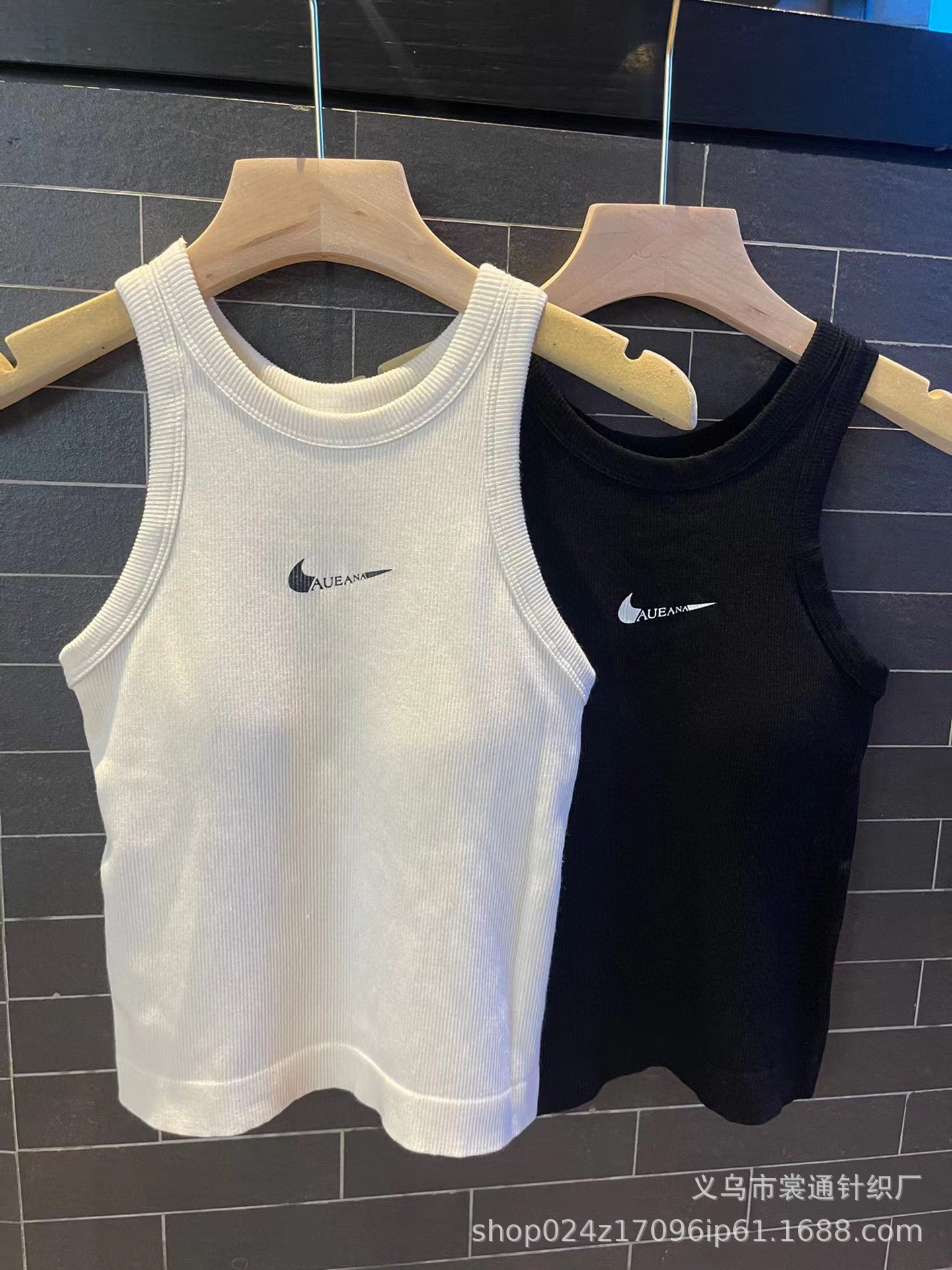 时尚新款锁骨背心固定杯打底无袖吊带√字休闲运动上衣服装内搭