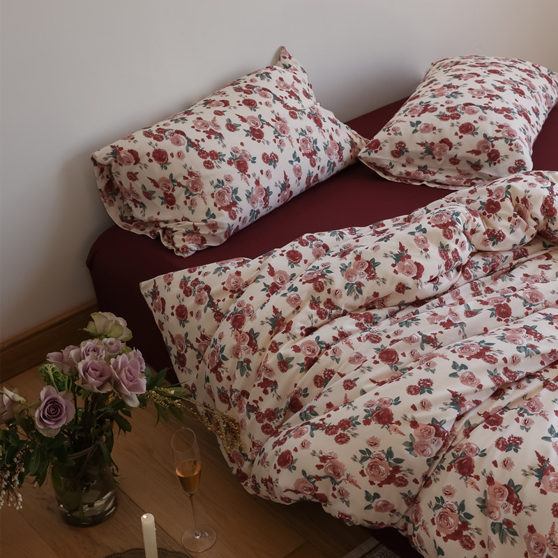Wedding super soft all-cotton knitted cotton naked sleeping four-piece set, retro printed rose pure cotton duvet cover Application Scenario