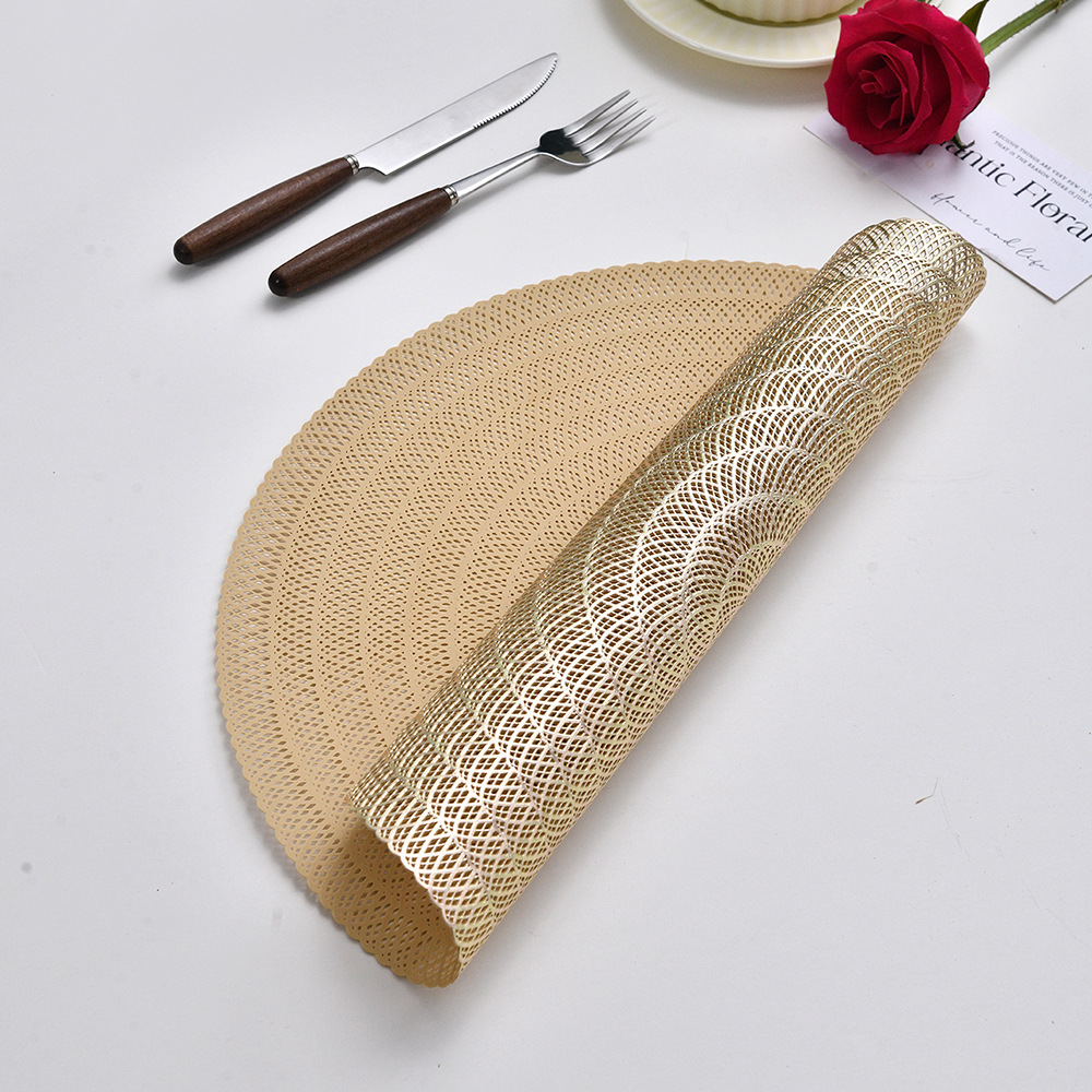 Wholesale of European-style circular hollowed-out table MATS, PVC gold-embossed creative table decoration table MATS, waterproof, anti-slip and heat-insulating placemats details Picture