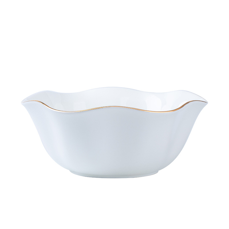 Jingdezhen's personalized gold-edge bone China plate, creative irregular plate, heart-shaped dish plate, suitable for home and hotel display Item Picture