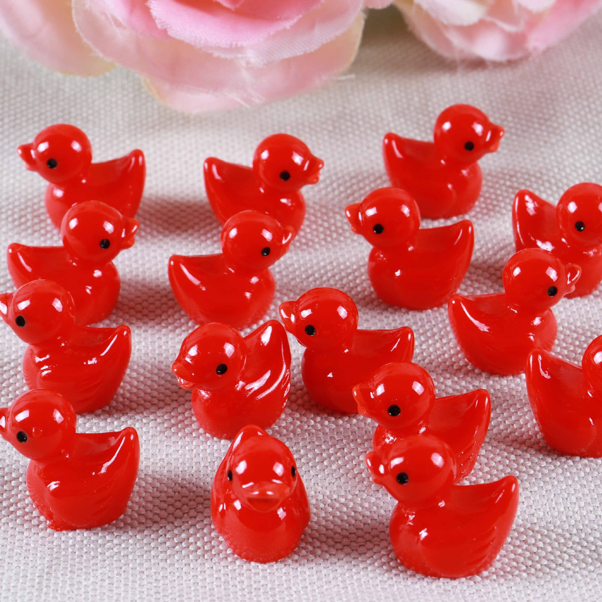 Cross-border best-selling colorful mini ducklings, resin accessories, diy handicrafts, car accessories, micro-landscape ornaments Specification image