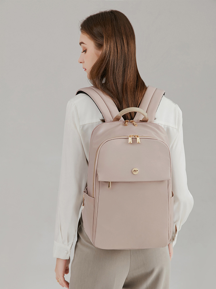 The 2023 new business and casual backpack is a lightweight and simple computer bag with large capacities of 15.6 inches, 14 inches and 13 inches