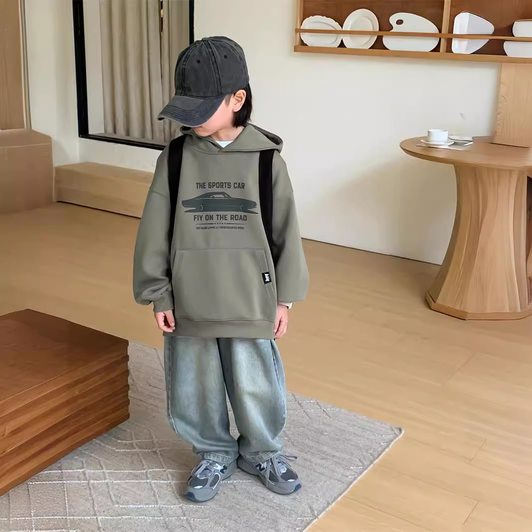 أما الأطفال الذين يرتدون القمصان الزيتية للأطفال ذوي القبعات الكورية الجديدة 2024 فكانوا يرتدون قمصاناً فضفاضاً Specification image