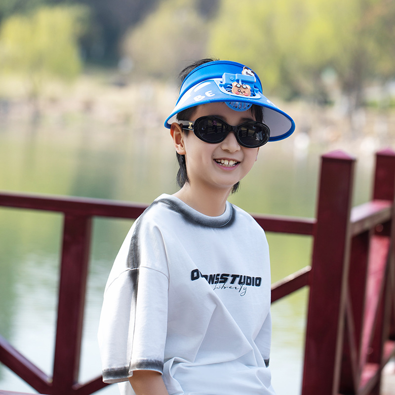 Summer children's fan caps, outdoor sun protection cartoon ceiling-top hats with fans, rechargeable hats, fashionable sun hats trend details Picture