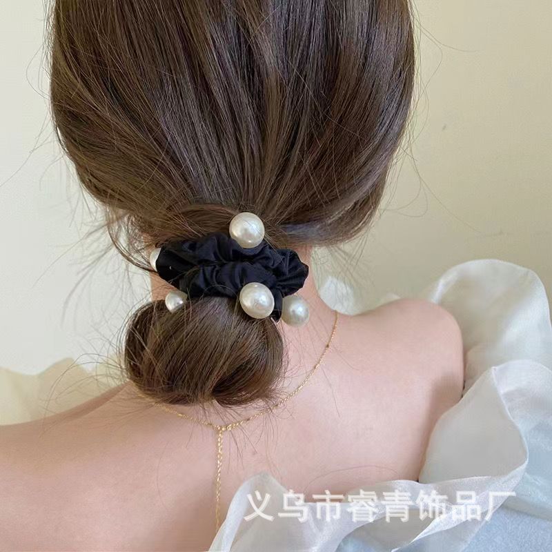 简约优雅珍珠产品图