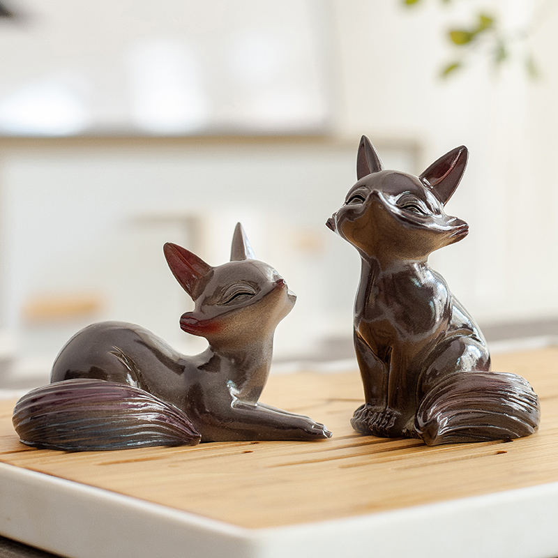 The color-changing little fox, panda and rabbit tea pet can be raised for tea play, office, home, tea table and tea pet decoration details Picture
