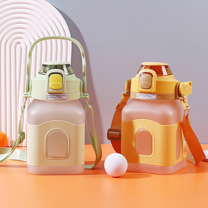 High appearance level plastic cups, sports water cups, large-capacity creative straw cups, summer student big-belly cups in stock for wholesale