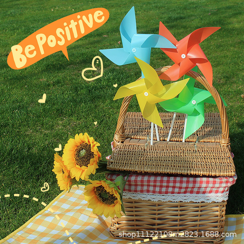 Small windmills, children's handheld outdoor photo props, DIY toys for kindergartens, popular picnic decoration, scene arrangement Specification image