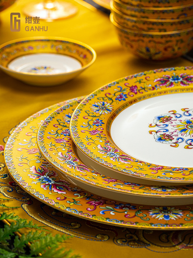 Set of bowls and plates for home use, Jingdezhen ceramic tableware, bone China, light luxury and high-end feel, Qulangcai Qiao Qian Xi Xi bowls and plates Application Scenario