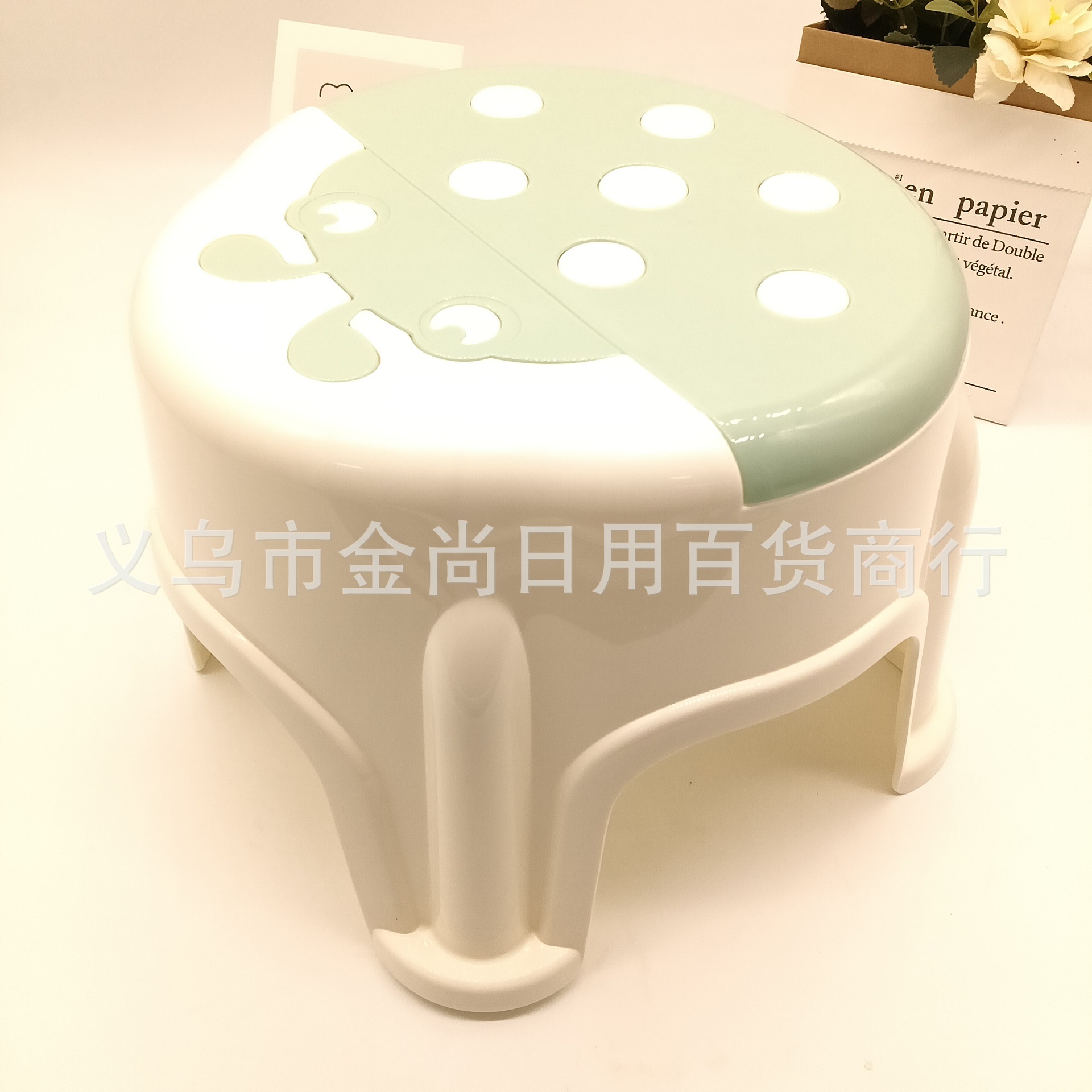 跨境可爱瓢虫塑料儿童椅子幼儿园椅子儿童矮凳学生卡通儿童椅批发详情图3