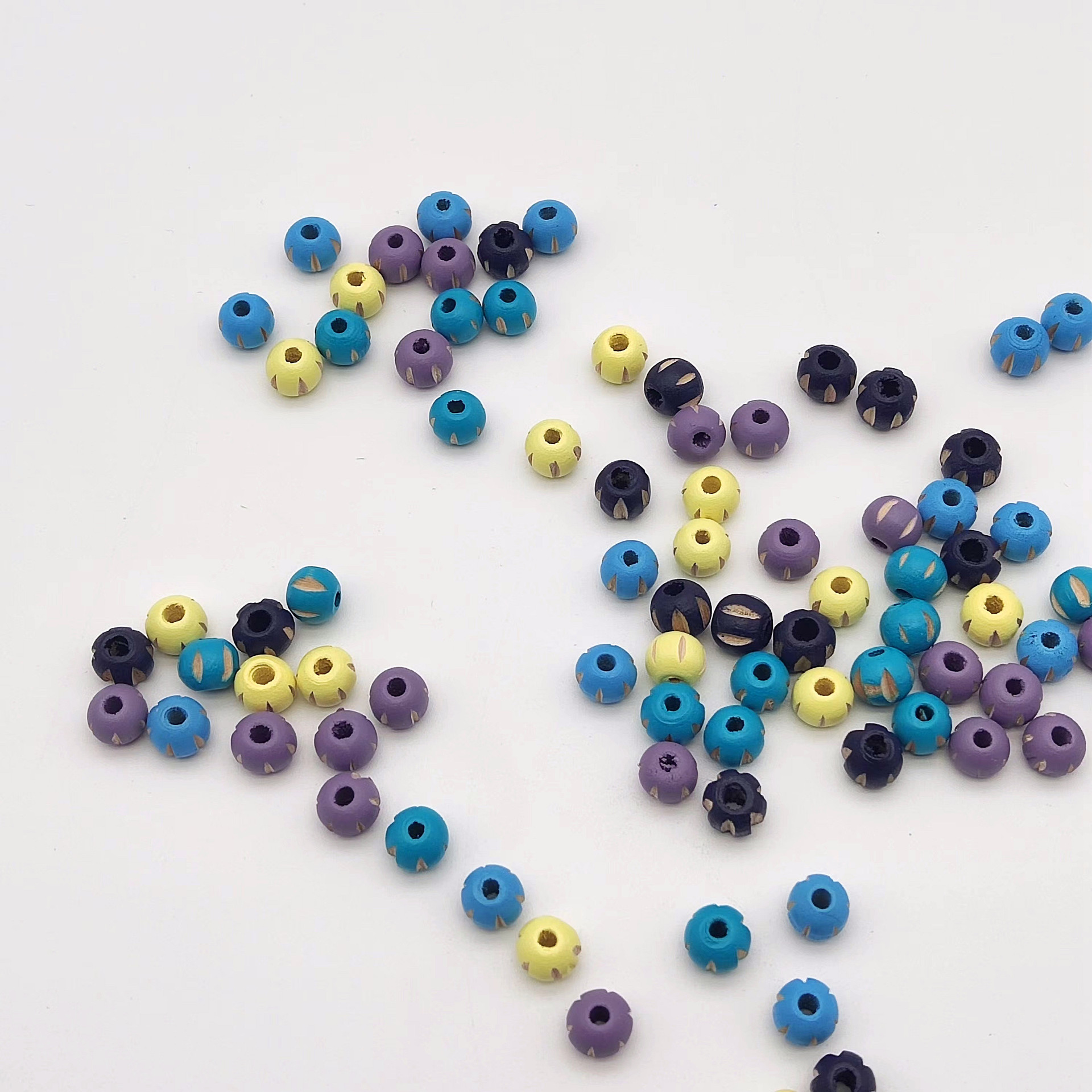 Chenglin wood beads are versatile, retro round beads, handcrafted beads, DIY accessories, loose beads, and round beads. Wholesale from the manufacturer Application Scenario