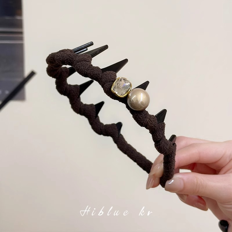 Pearl high top headband with teeth and anti-slip headwear for women's autumn and winter 2024 new style, high-end daily wear headband for women details Picture
