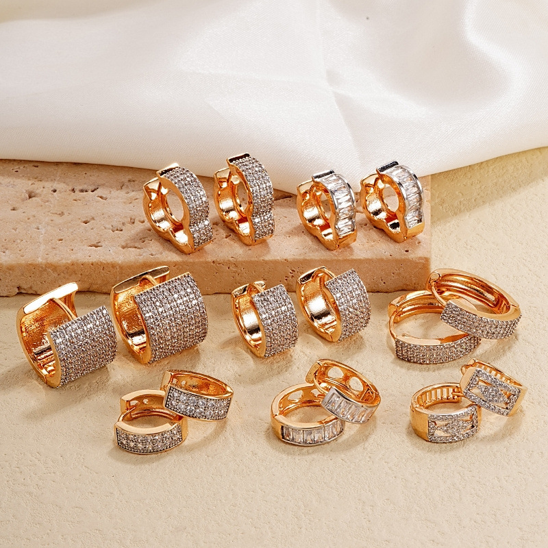 A popular cross-border bestseller in Europe and America, featuring a niche and light luxury 18k ear buckle with zircon inlaid wide surface and a high-end feel