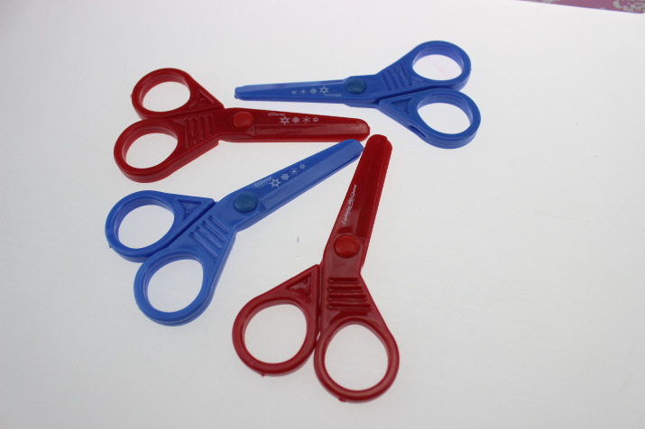 Plastic handmade scissors, kindergarten, primary school, children's scissors, Bao Bao art, paper-cutting, cartoon scissors details Picture