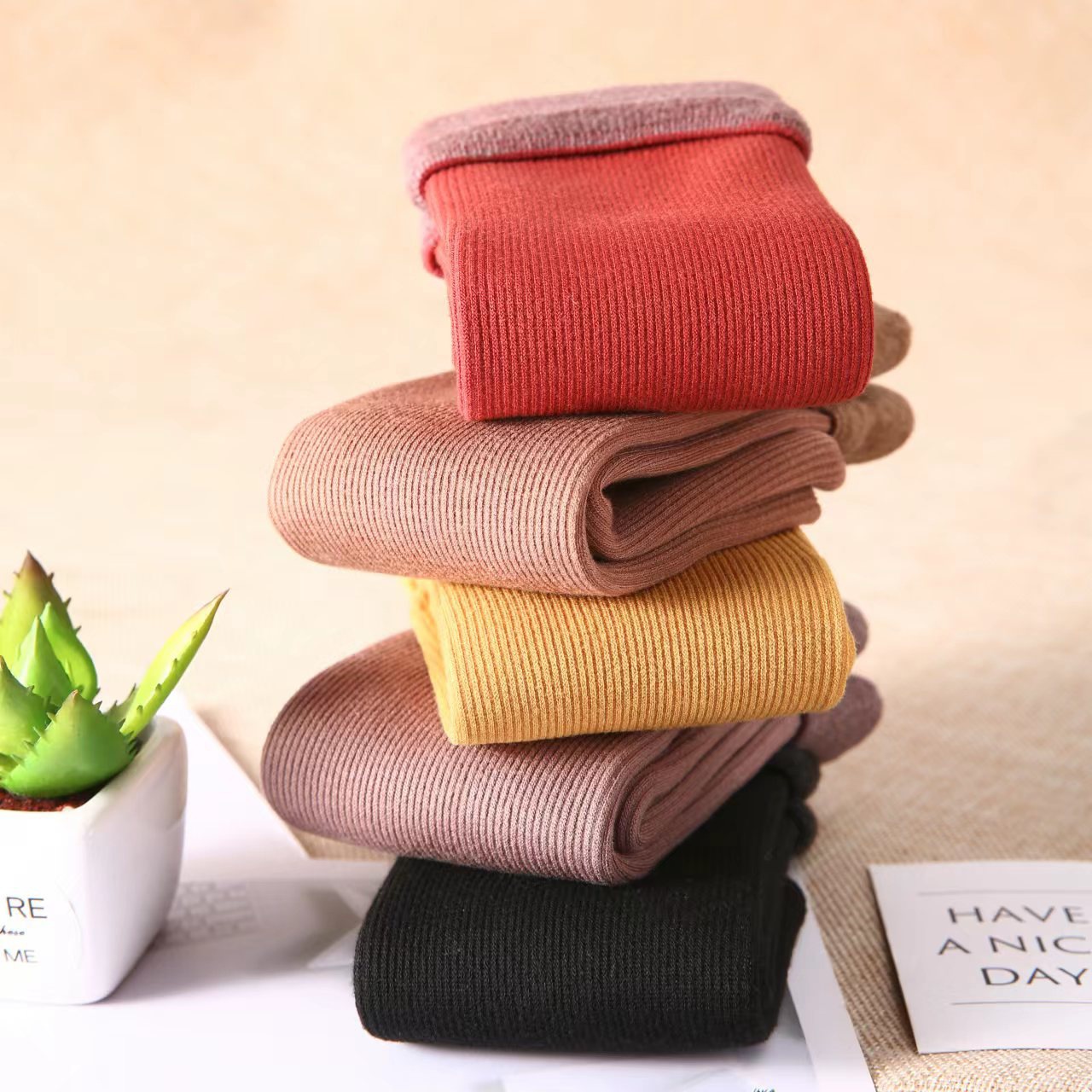 Autumn and winter thickened warm snow socks, men's and women's socks, casual cotton socks, cute solid color mid-calf socks manufacturer wholesale Specification image