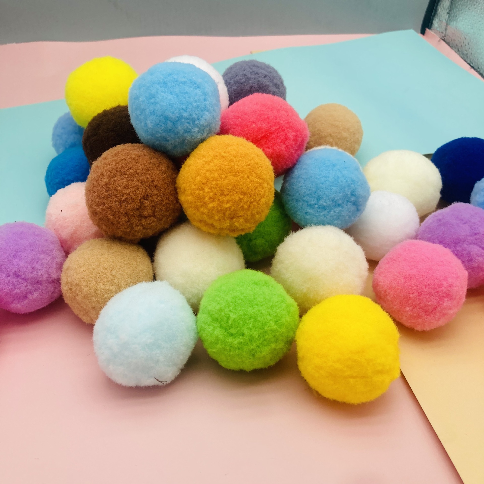 毛球/毛球毛绒球/服饰配件毛绒/圣诞饰品配件/树脂钻球产品图
