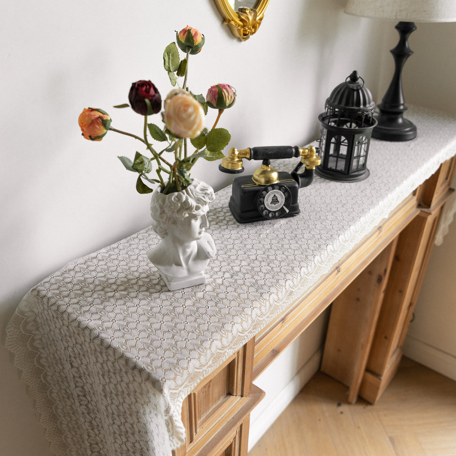 Lace table flag, American retro tablecloth, TV cabinet cover, home Chinese trend decoration bed flag, dressing table scarf, cross-border manufacturer Application Scenario