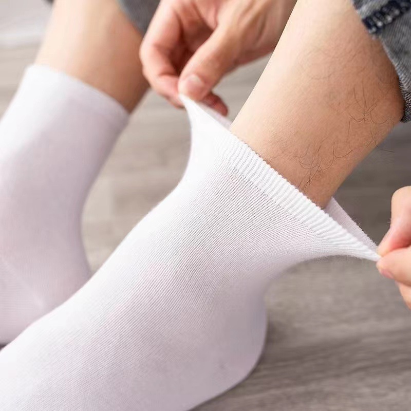 One-piece consignment of men's mid-calf socks from the sock stall, sweat-absorbing, deodorizing and antibacterial, simple and solid color for all seasons in spring and summer, versatile and breathable for students, and one-piece consignment of sports socks